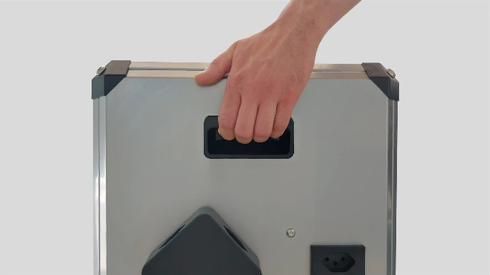 Le Cube est sur roulettes pour des déplacements faciles